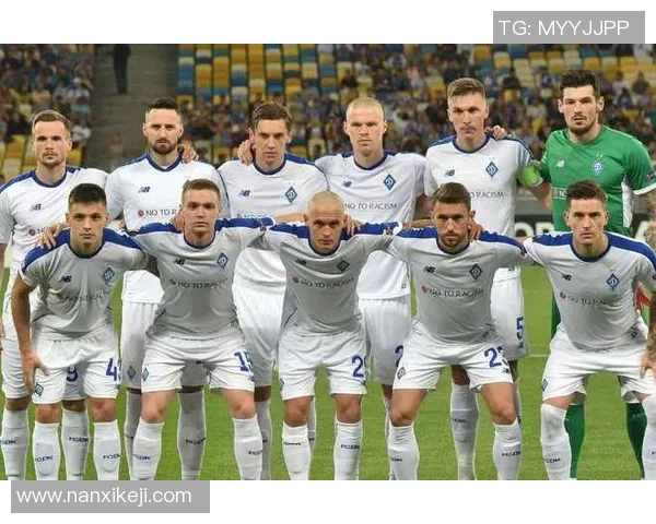 成都足球队近期状态分析与表现评估探讨